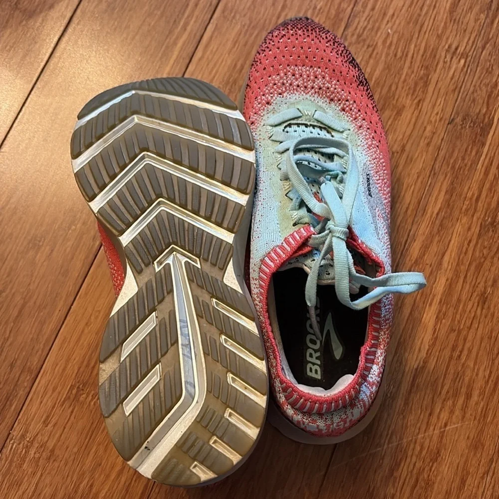 Brooks orange and Blue Running Shoes - levitate 2 - women’s 8.5